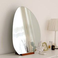 라샘 페블 노프레임 비정형 스탠드 화장대 대형 탁상거울 IH22120 + 받침대, 둥근멀바우(받침대) 홈인테리어/홈데코/디퓨저 반품 최저가 47,800원