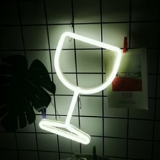 쿼르디 네온사인 와인잔, 화이트 홈인테리어/조명/스탠드 반품 최저가 6,870원