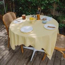 코티지 데일리 방수 체크 식탁보, 옐로우, 2인 정사각(120 x 120 cm), 1개 주방용품/그릇/홈세트 반품 최저가 20,070원