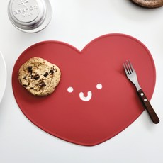 에이드엘 펀칭하트 실리콘 테이블매트 코랄레드, 가로 324mm x 세로 250mm x 두께 1.8mm 주방용품/주방잡화 반품 최저가 8,110원