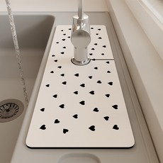 데이소이 규조토 러블리 패턴 수도꼭지 매트 14 x 60 cm, 04 블랙하트, 1개 주방용품/주방잡화 반품 최저가 9,800원
