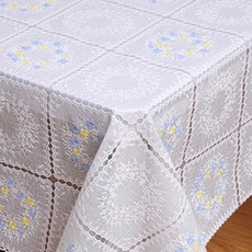 마켓피오 pvc 일회용 레이스 식탁보 타입4 137 x 137 cm, 1개입, 2개 주방용품/일회용품/종이컵 반품 최저가 5,690원