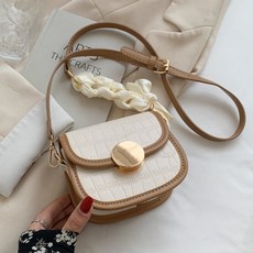 헤스티아 리본 반달크로스백 패션의류/잡화/여성패션 반품 최저가 6,780원