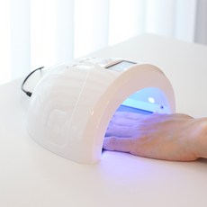 이세상 LED UV 네일 램프 48W, 혼합색상, 1개 가전디지털/뷰티/헤어가전 반품 최저가 19,950원