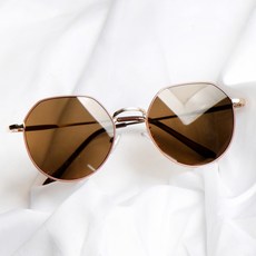 베이마 가벼운 다각형 핑크 테두리 선글라스 + 케이스 세트 패션의류/잡화/남성패션 반품 최저가 14,360원