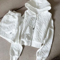 구디프 여성용 롤리 양각 꾸안꾸 운동 후드집업 + 반바지 세트 패션의류/잡화/여성패션 반품 최저가 16,160원